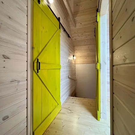 Patyki Kamyki アパート *