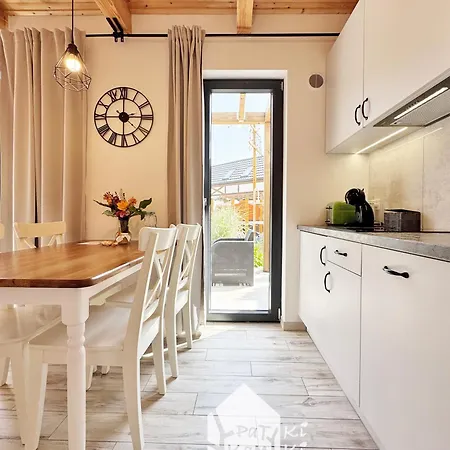 アパート Patyki Kamyki ウストカ