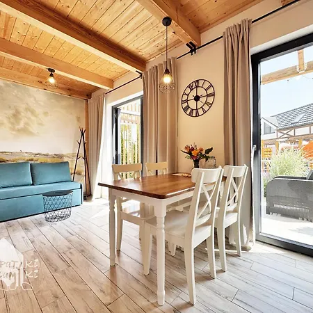 Patyki Kamyki アパート *